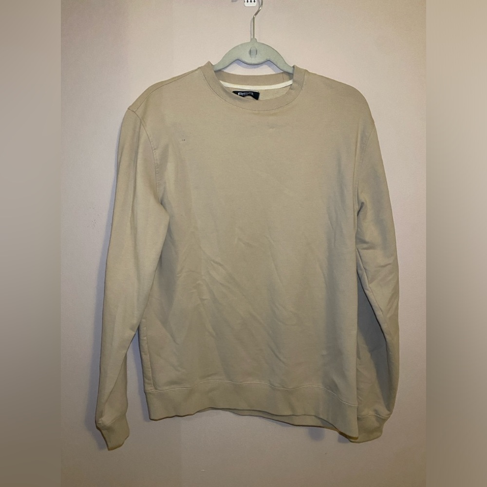 Beige men’s sweater, size medium